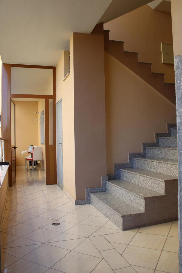 Bledi'S Comfy Apartment In New Blvd / Free Parking Tirana Exterior photo